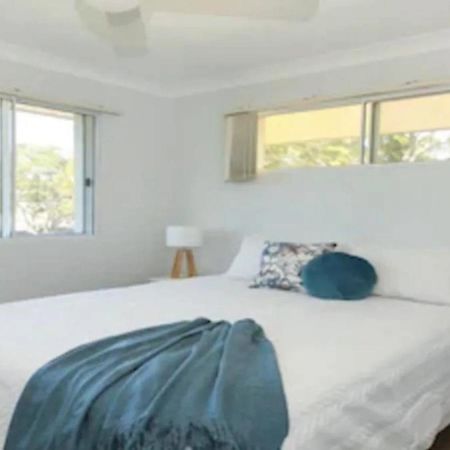 Paradise Grove Holiday Apartments โกลด์โคสต์ ภายนอก รูปภาพ