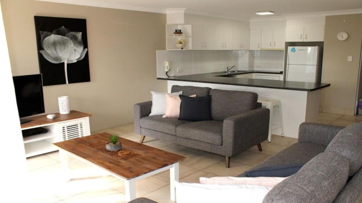 Paradise Grove Holiday Apartments โกลด์โคสต์ ภายนอก รูปภาพ